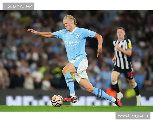 哈兰德与莱万巅峰期禁区进球效率对比分析