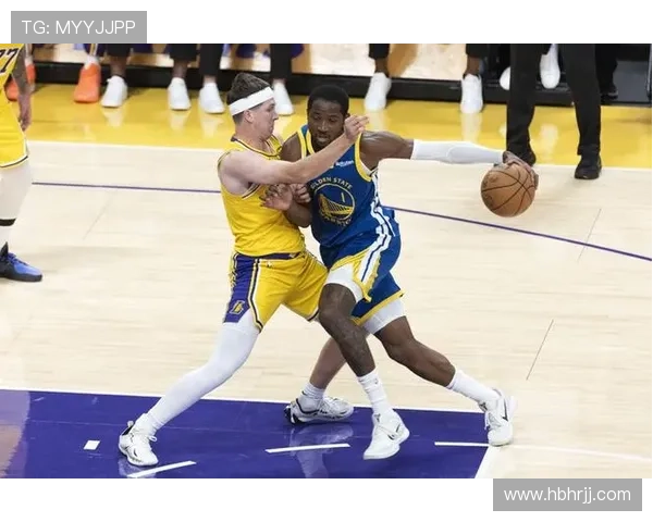 库明加利用挡拆拉开空间提升三分效率超队内同位置队友